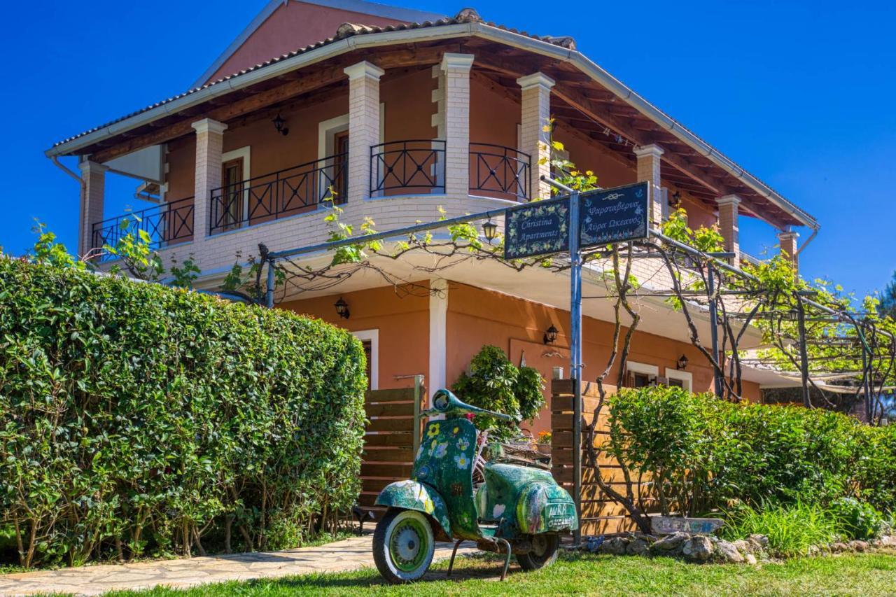 Christinas Apartments Agios Matthaios  Exterior photo