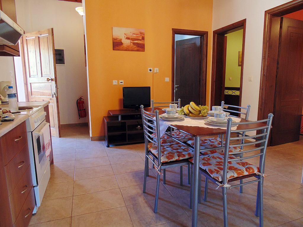 Christinas Apartments Agios Matthaios  Exterior photo